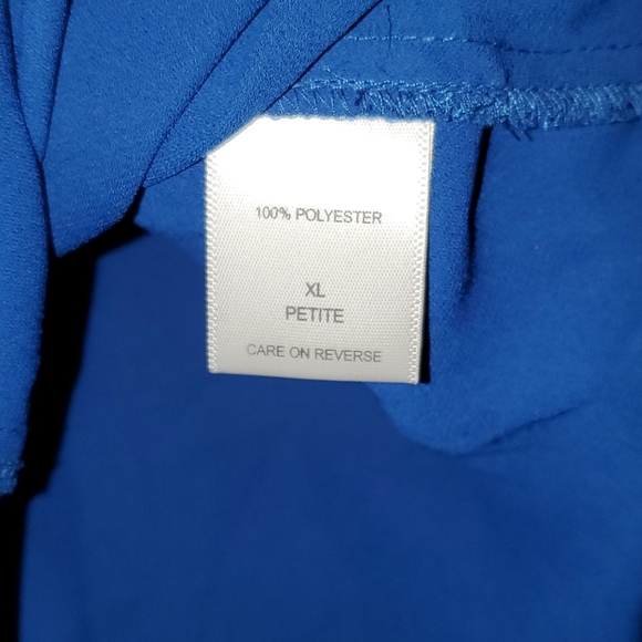 NY&Co thin flowy top - Picture 3 of 8